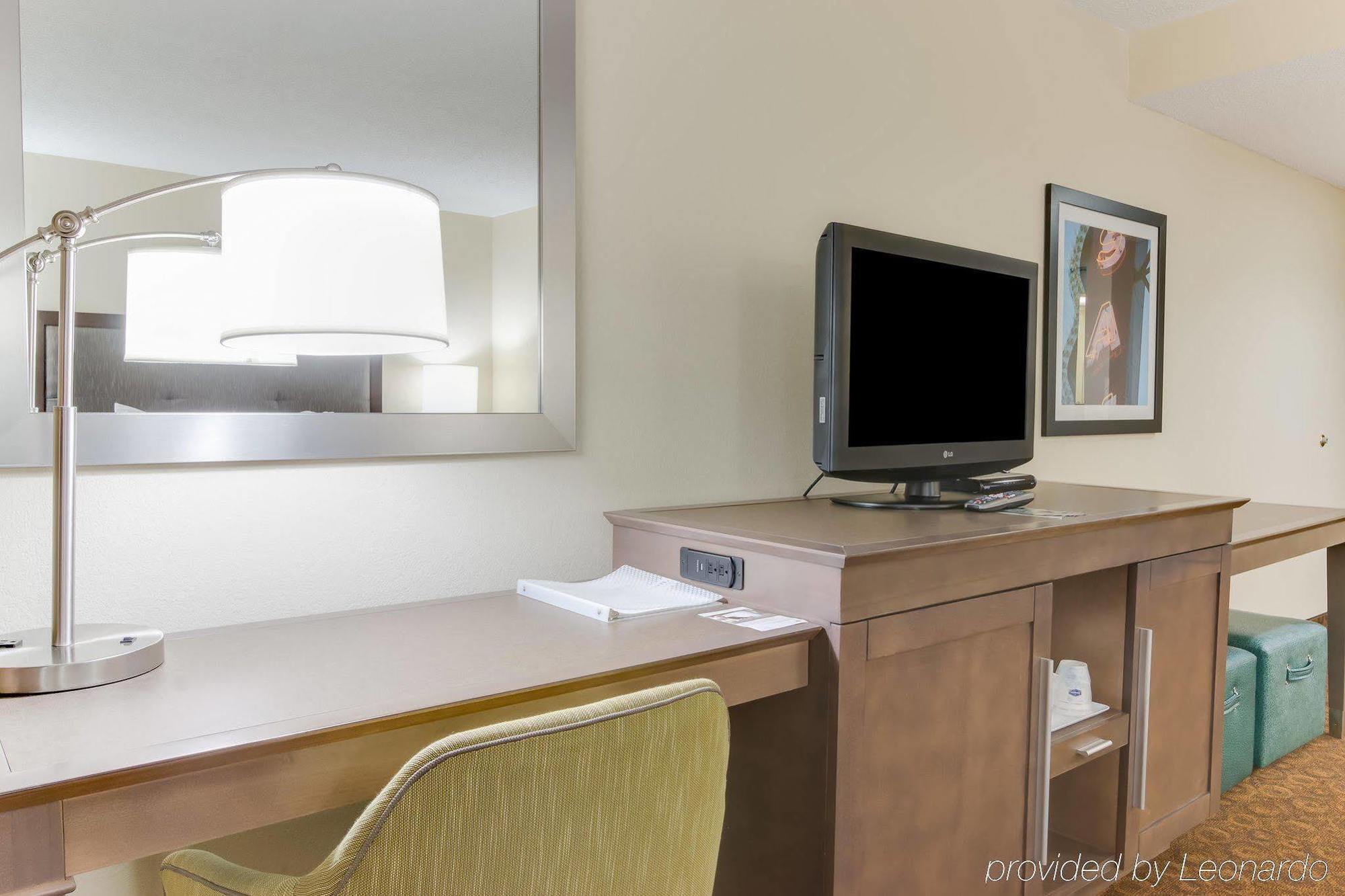 Hampton Inn Dickson Eksteriør billede