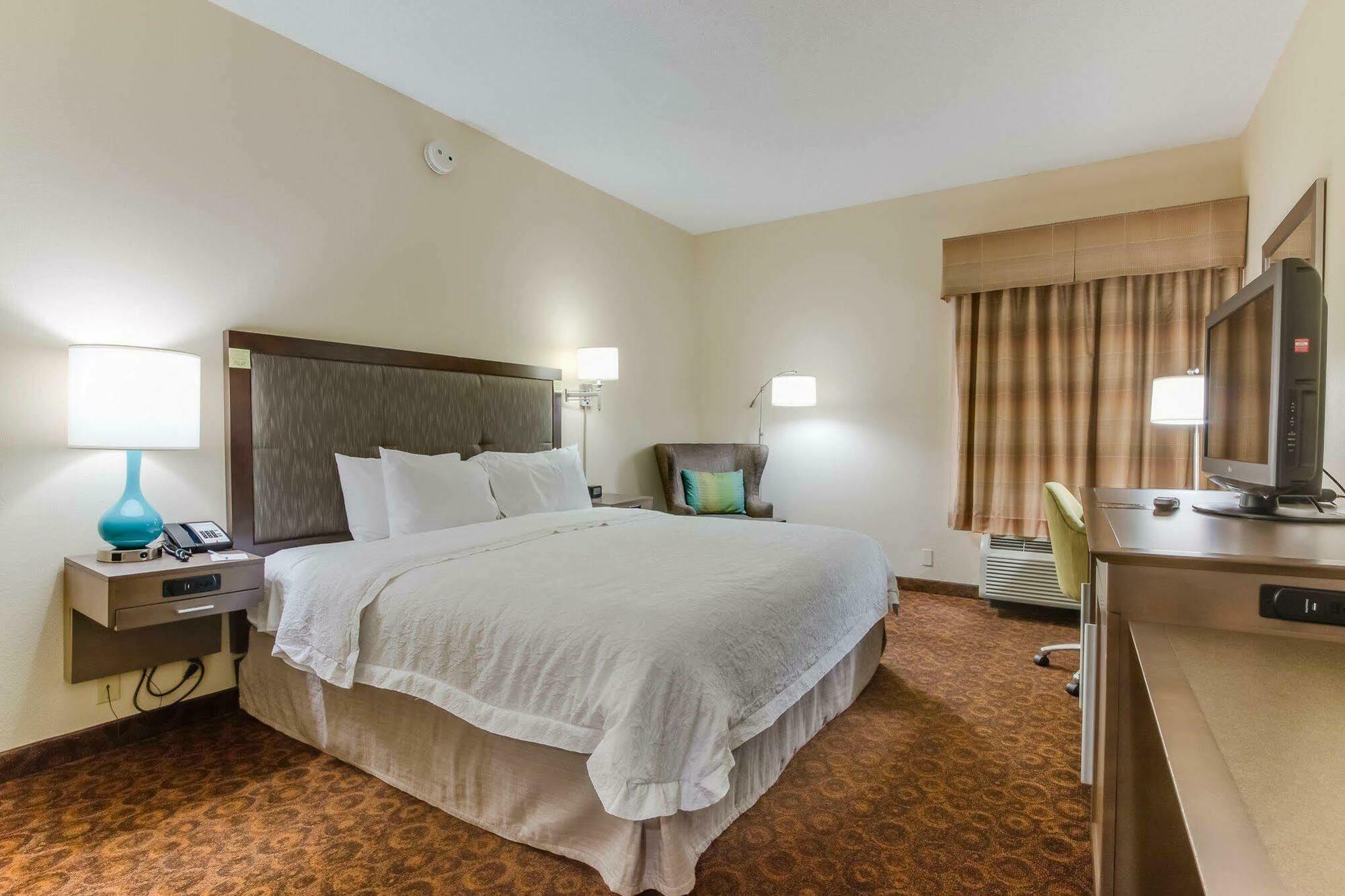 Hampton Inn Dickson Eksteriør billede